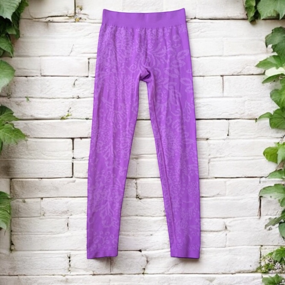Title Nine floral embossed print cropped athletic yoga leggings S